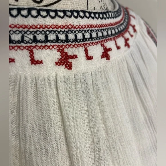 Como Vintage Embroidered White Sleeveless Cold Shoulder Top Size Large - Picture 7 of 13